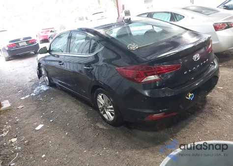 2020 Hyundai Elantra Value Edition z USA, uszkodzony, nr VIN 5NPD84LFXLH520585